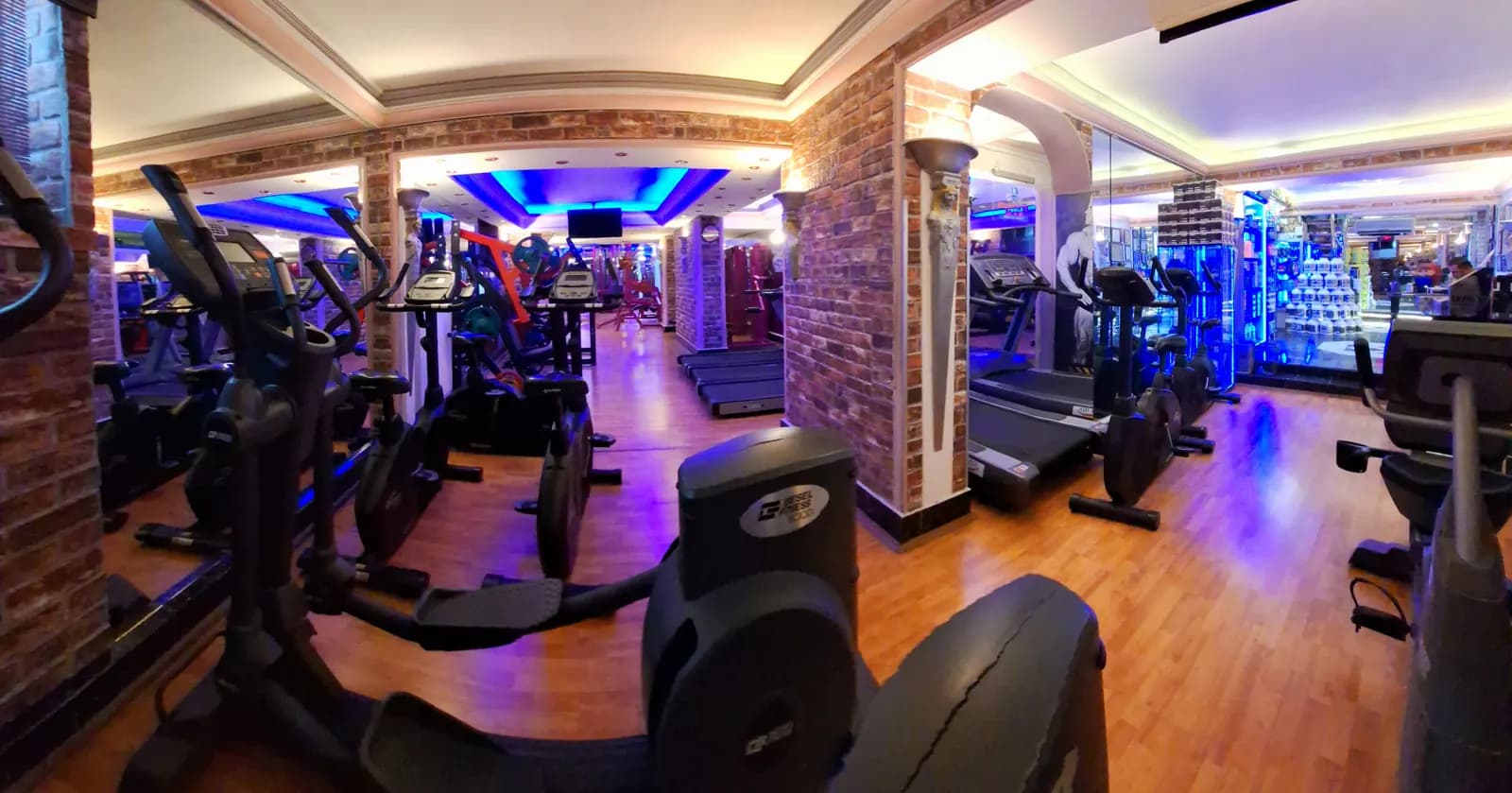 World Body Gym Kızılay genel salon panoraması