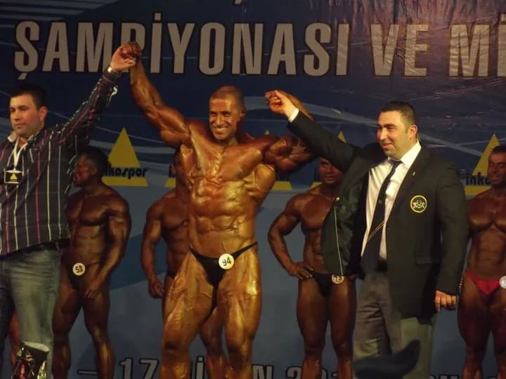 Kürşat Küçükler kariyer fotoğrafı 13 - vücut geliştirme müsabakası, federasyon ve ödül anıları